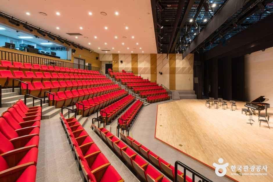정조테마공연장 여행 추천 - 메고지고 정조테마공연장 여행 추천 - 메고지고