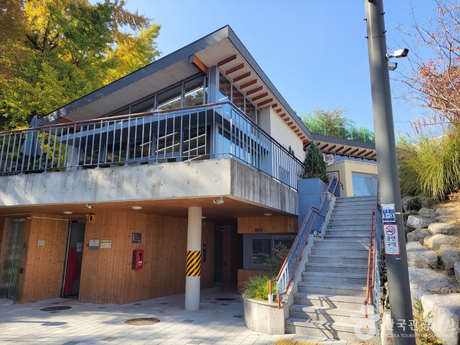 성동구립매봉산숲속도서관 여행 추천 - 메고지고 성동구립매봉산숲속도서관 여행 추천 - 메고지고