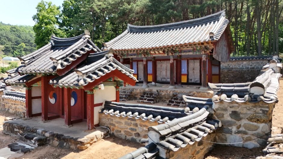논산 충헌사 여행 추천 - 메고지고 논산 충헌사 여행 추천 - 메고지고