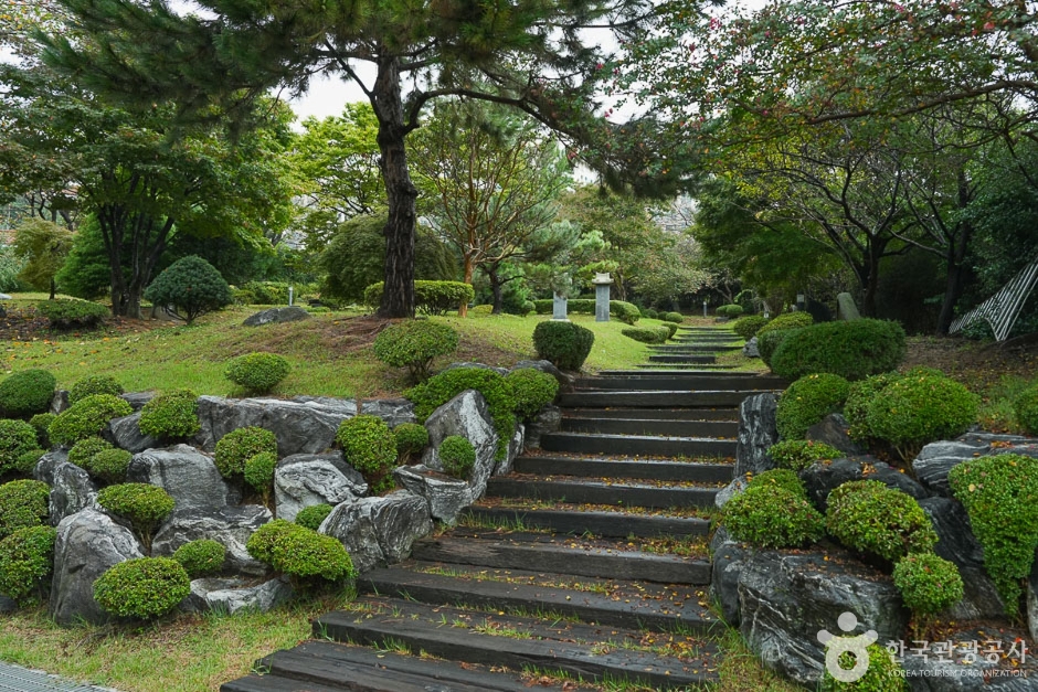 서산 동문동 성당 여행 추천 - 메고지고 서산 동문동 성당 여행 추천 - 메고지고
