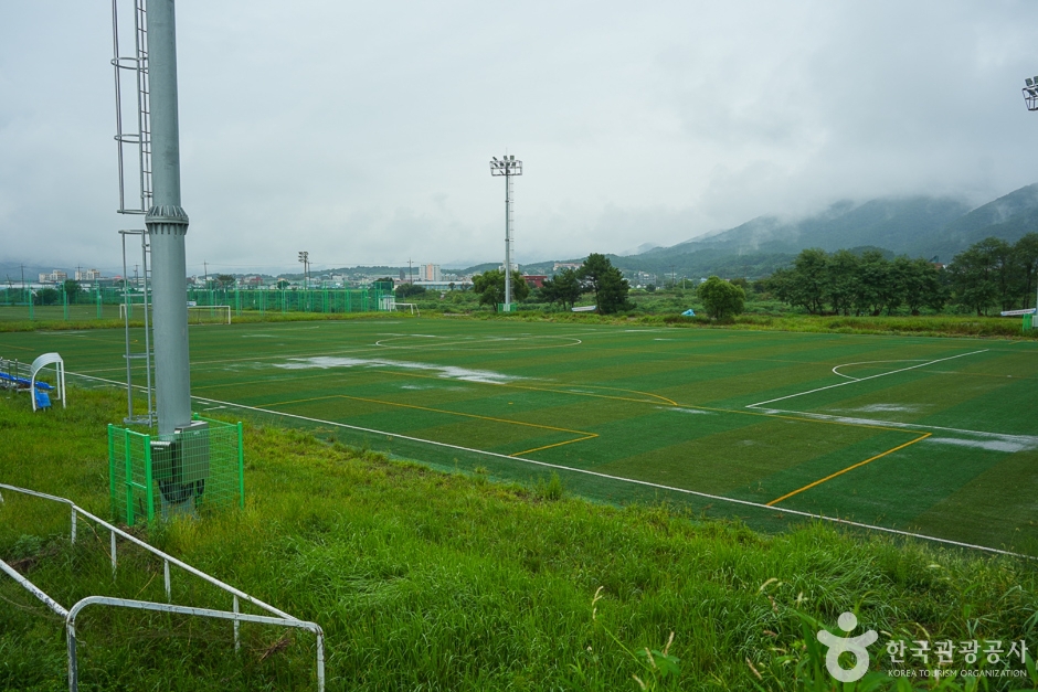 웅천체육공원 여행 추천 - 메고지고