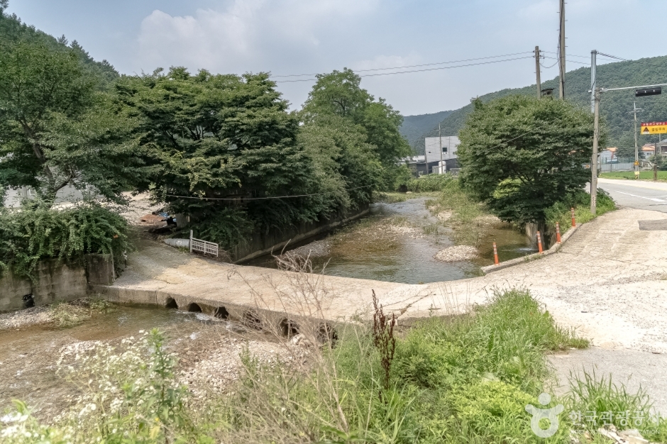 묵리계곡 여행 추천 - 메고지고