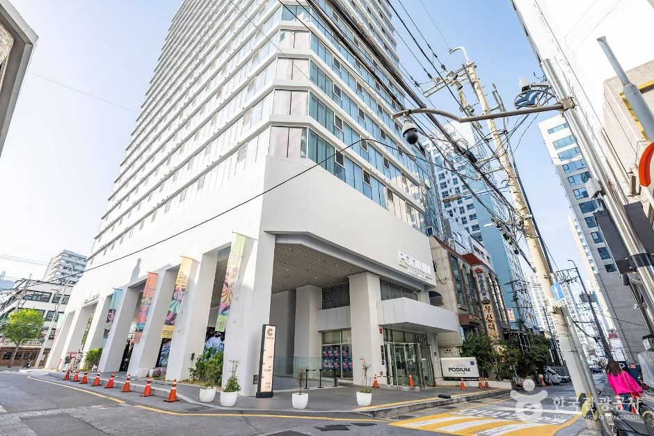 아크앤북 광안리 여행 추천 - 메고지고