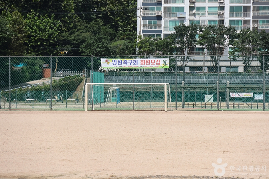 망원유수지체육공원 여행 추천 - 메고지고