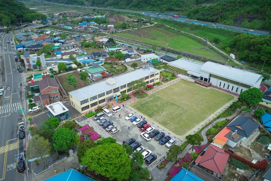 진주 K-기업가정신센터 여행 추천 - 메고지고 진주 K-기업가정신센터 여행 추천 - 메고지고