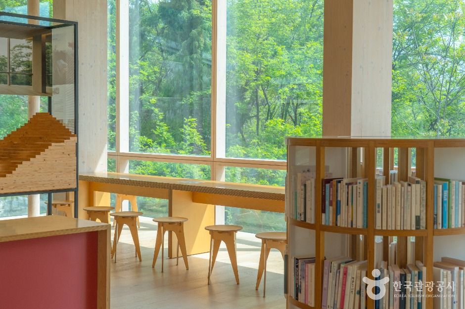 인왕산 숲속쉼터 여행 추천 - 메고지고 인왕산 숲속쉼터 여행 추천 - 메고지고