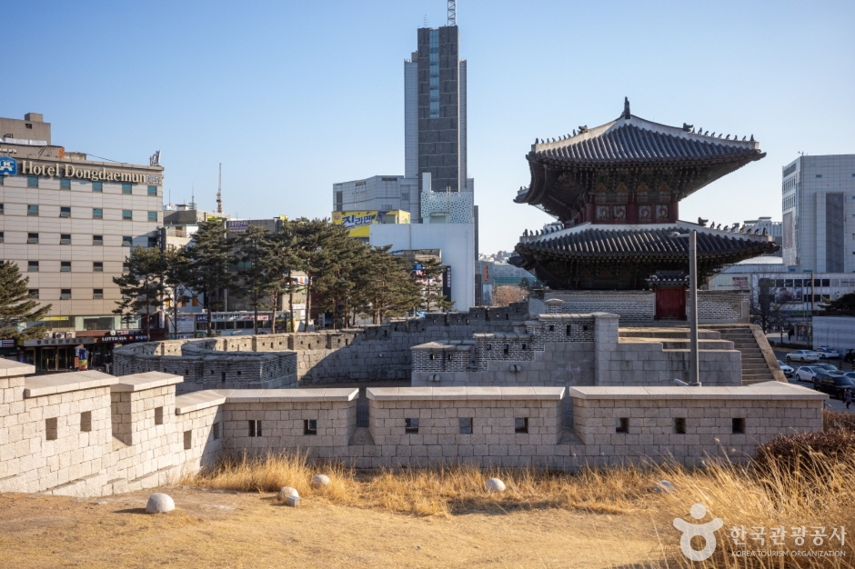흥인지문공원 여행 추천 - 메고지고 흥인지문공원 여행 추천 - 메고지고