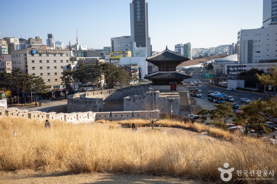 흥인지문공원 여행 추천 - 메고지고 흥인지문공원 여행 추천 - 메고지고
