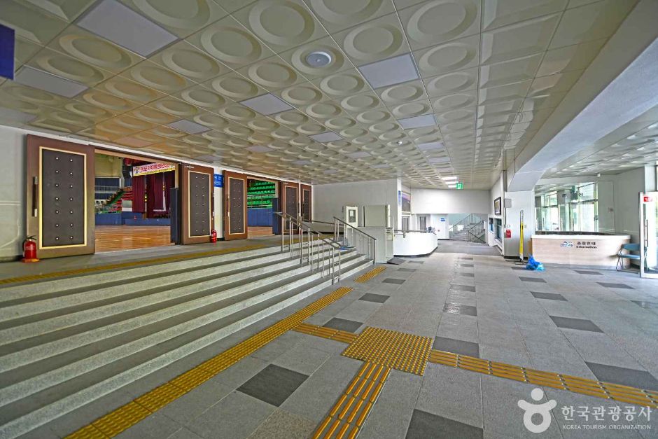 진안 문예체육회관 여행 추천 - 메고지고 진안 문예체육회관 여행 추천 - 메고지고