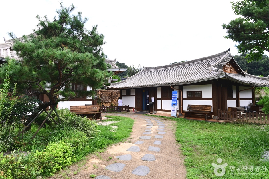 전주 한옥 마을 역사관 여행 추천 - 메고지고