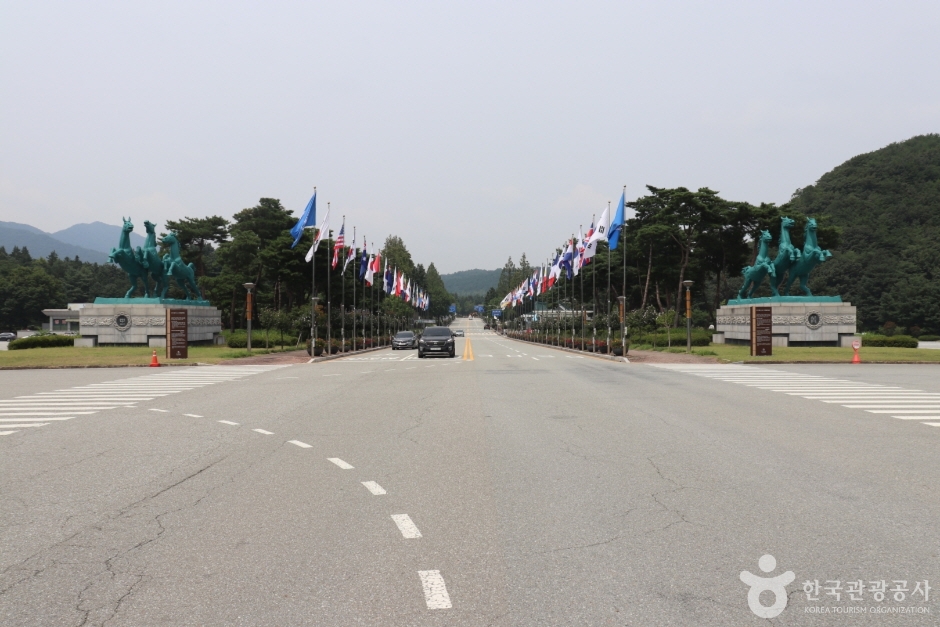 국립 대전 현충원 여행 추천 - 메고지고 국립 대전 현충원 여행 추천 - 메고지고