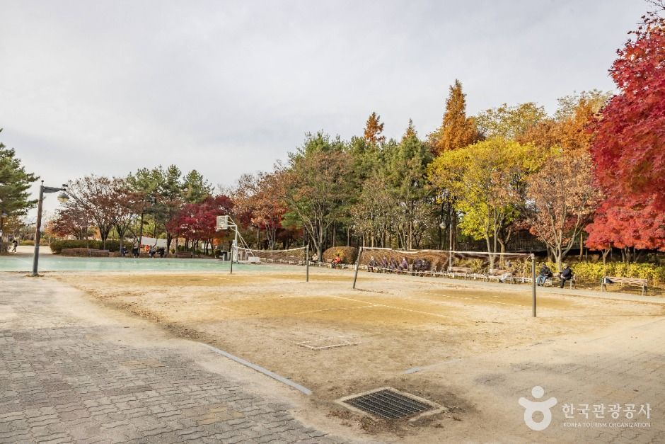 금천 체육공원 여행 추천 - 메고지고