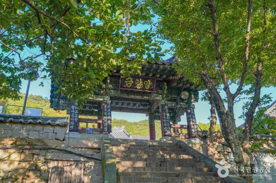 금강암(부산) 여행 추천 - 메고지고