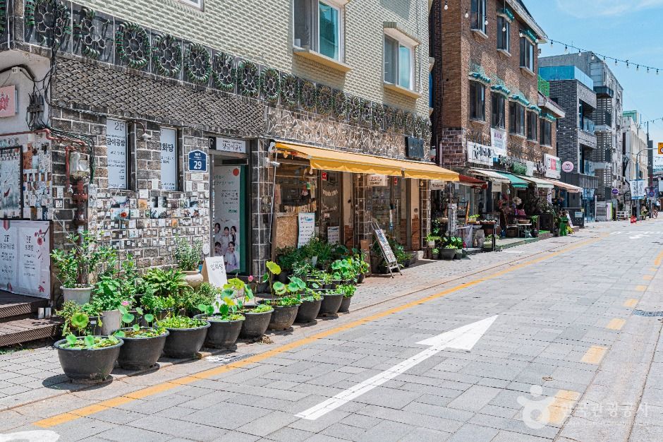 수원 공방거리 여행 추천 - 메고지고