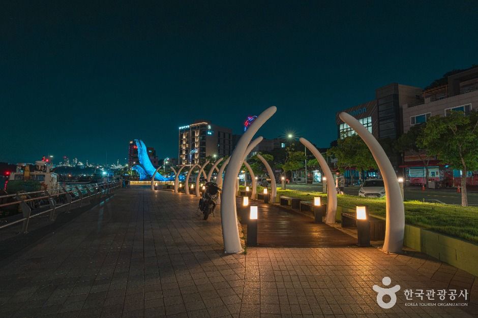 워터프론트와 킹웰리 분수대 여행 추천 - 메고지고 워터프론트와 킹웰리 분수대 여행 추천 - 메고지고