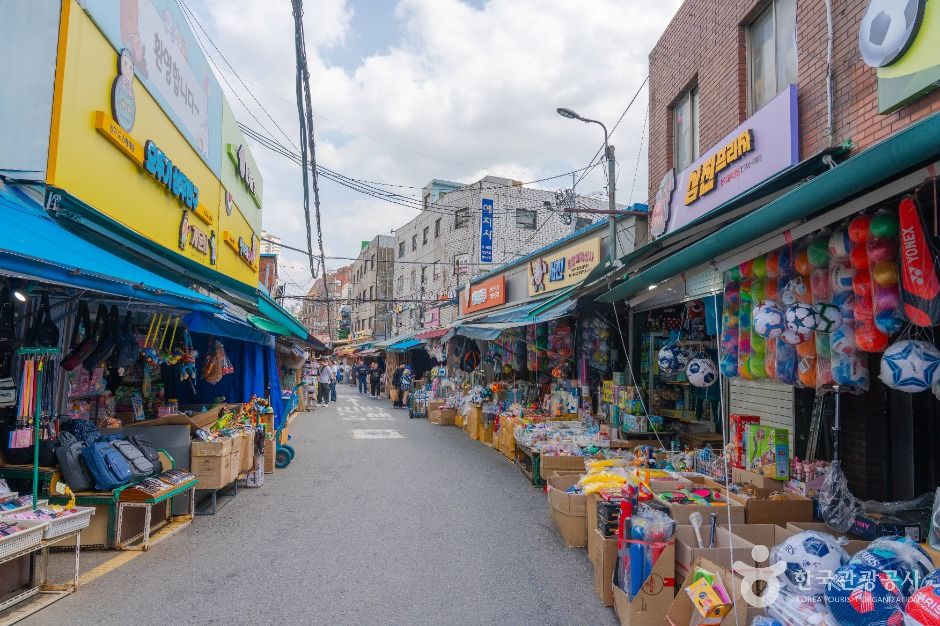 동대문 문구완구거리 (창신동 문구완구시장) 여행 추천 - 메고지고 동대문 문구완구거리 (창신동 문구완구시장) 여행 추천 - 메고지고