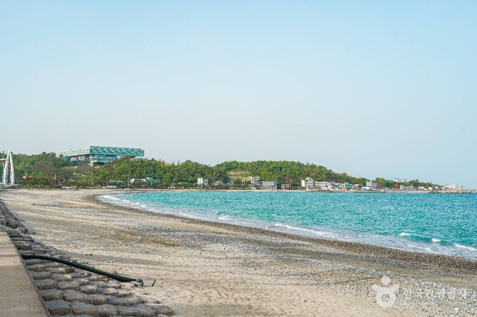 관성솔밭해변 여행 추천 - 메고지고 관성솔밭해변 여행 추천 - 메고지고
