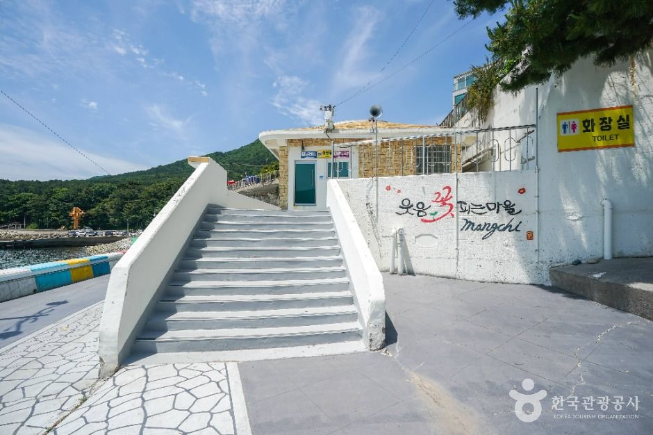 망치몽돌해수욕장 여행 추천 - 메고지고 망치몽돌해수욕장 여행 추천 - 메고지고