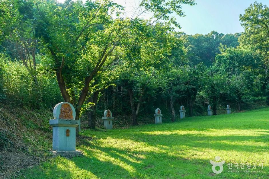 상주천주교신앙고백비 여행 추천 - 메고지고