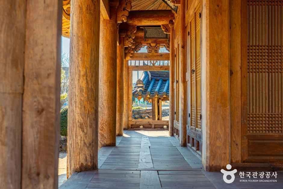 함안 채미정 여행 추천 - 메고지고