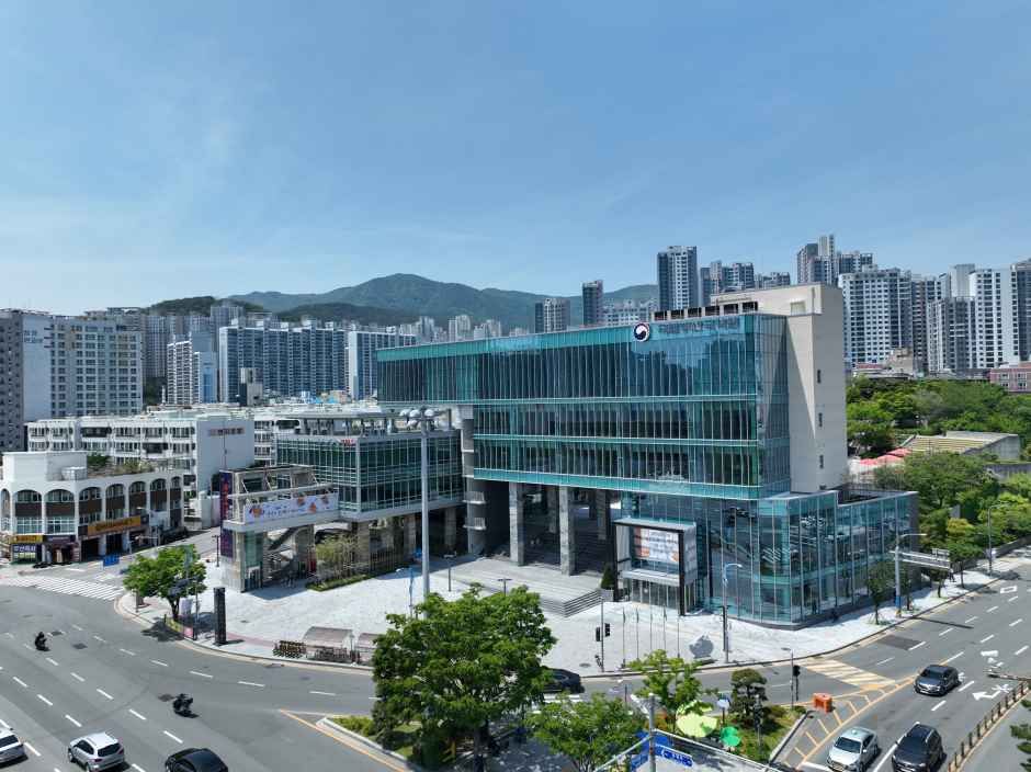 국립부산국악원 여행 추천 - 메고지고 국립부산국악원 여행 추천 - 메고지고