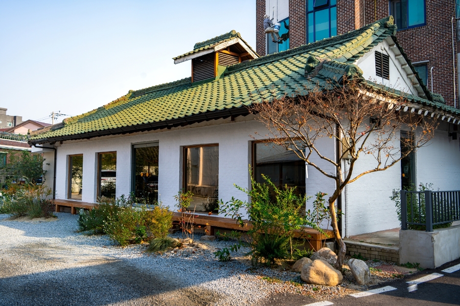 강릉 명주동 거리 여행 추천 - 메고지고