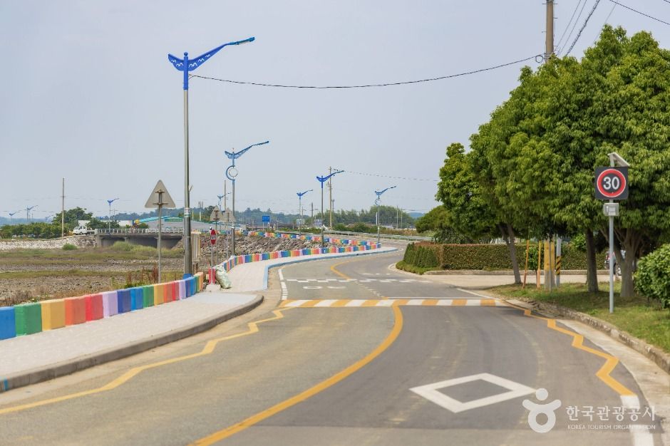 무지갯빛 해안도로 여행 추천 - 메고지고 무지갯빛 해안도로 여행 추천 - 메고지고