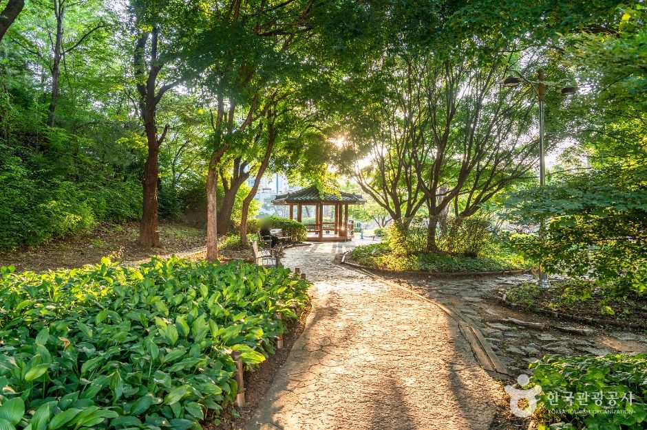 덕동산근린공원 여행 추천 - 메고지고 덕동산근린공원 여행 추천 - 메고지고