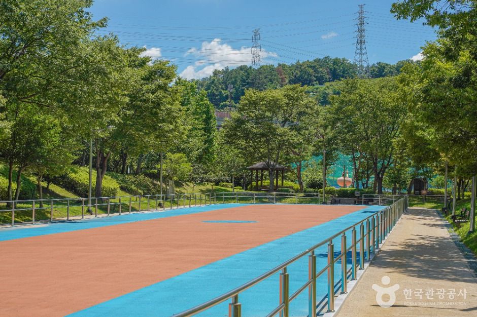 금병공원 여행 추천 - 메고지고