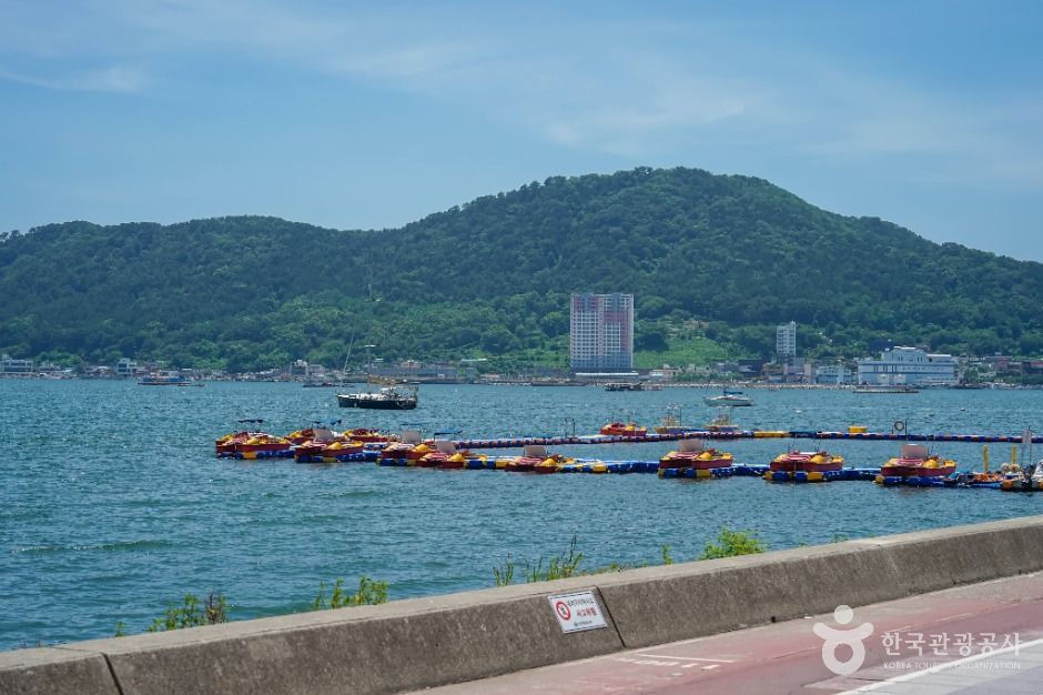 진해루해변공원 여행 추천 - 메고지고
