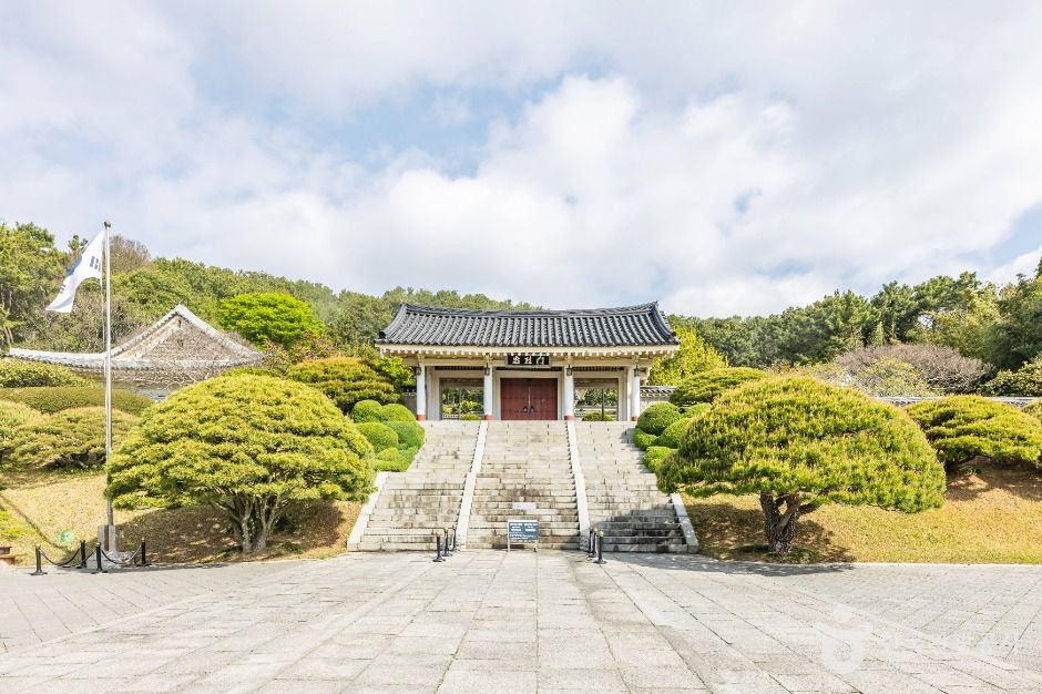충렬사(부산) 여행 추천 - 메고지고 충렬사(부산) 여행 추천 - 메고지고