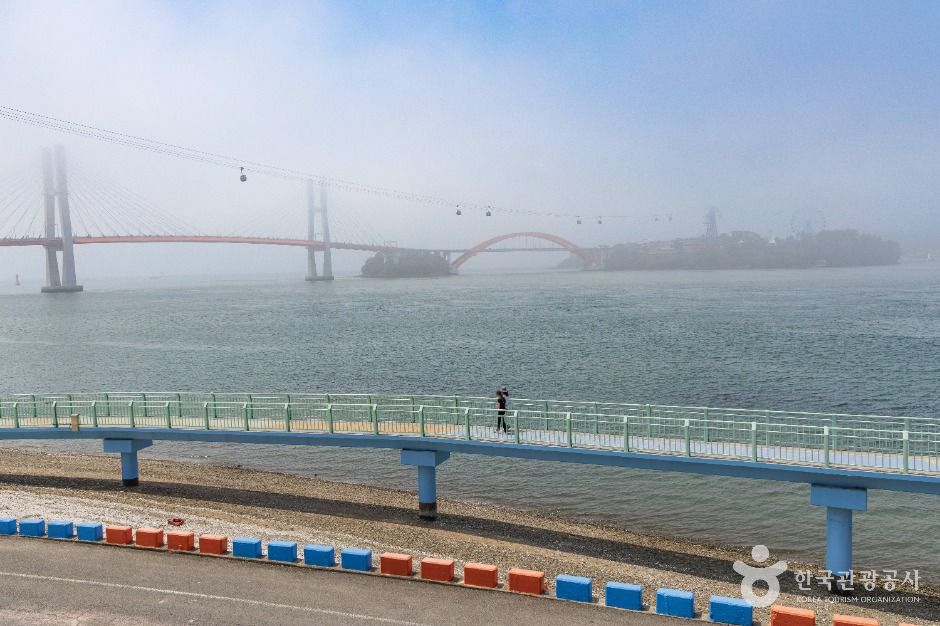 삼천포대교공원 여행 추천 - 메고지고