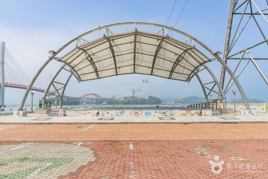 삼천포대교공원 여행 추천 - 메고지고