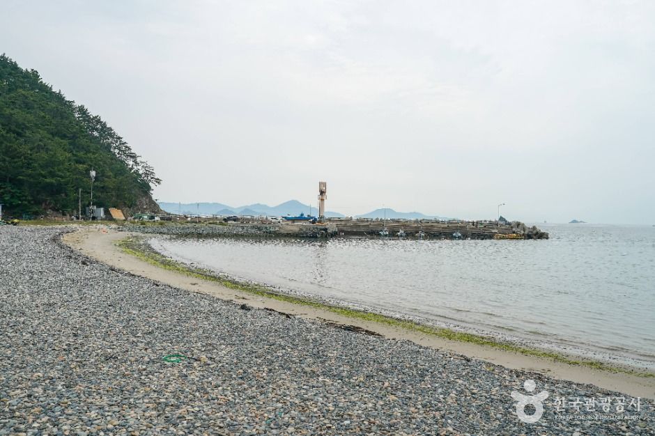 두모몽돌해변 여행 추천 - 메고지고