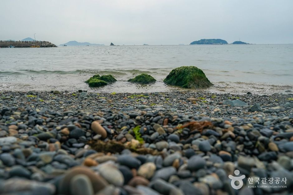 두모몽돌해변 여행 추천 - 메고지고