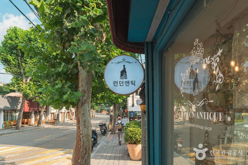 이태원 앤틱 가구거리 여행 추천 - 메고지고
