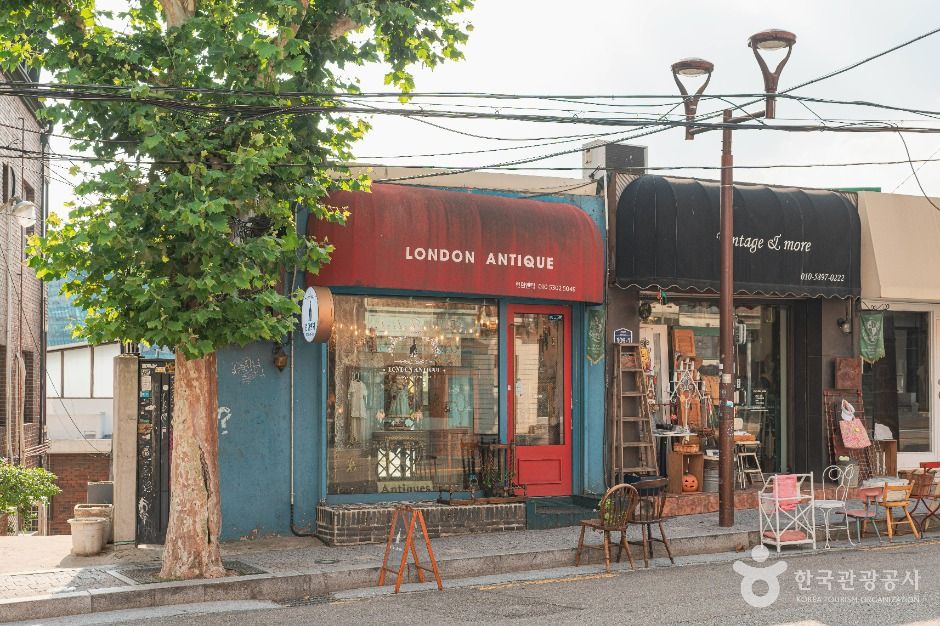 이태원 앤틱 가구거리 여행 추천 - 메고지고