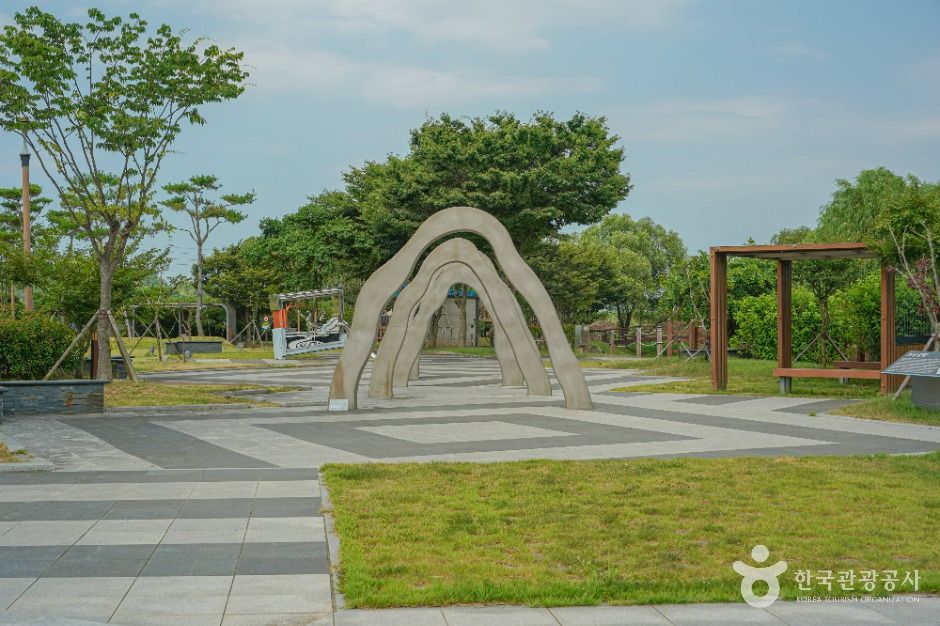 수산제역사공원 여행 추천 - 메고지고 수산제역사공원 여행 추천 - 메고지고