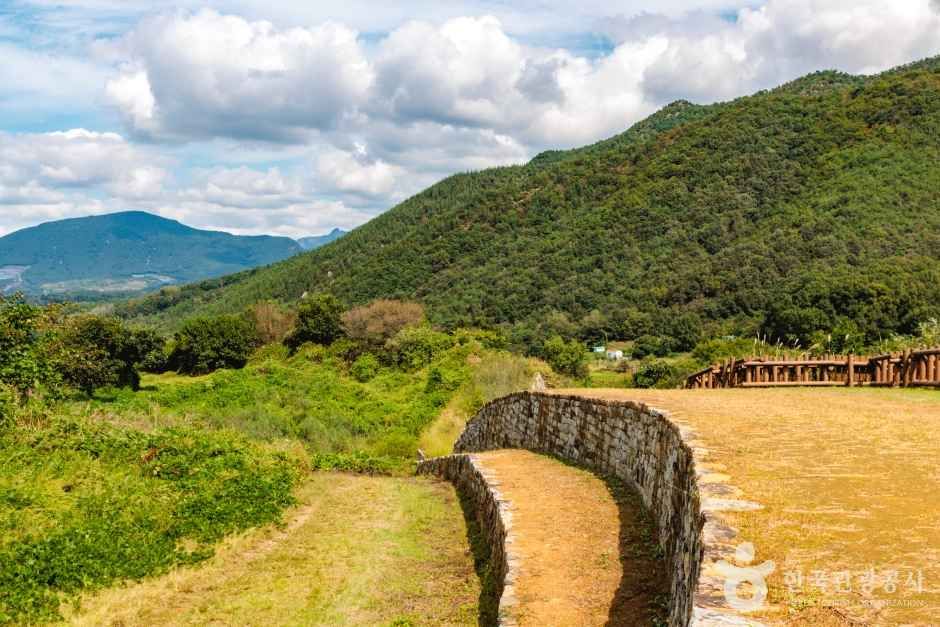 고모산성 여행 추천 - 메고지고 고모산성 여행 추천 - 메고지고
