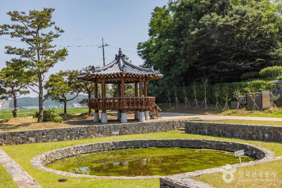 고려천도공원 여행 추천 - 메고지고