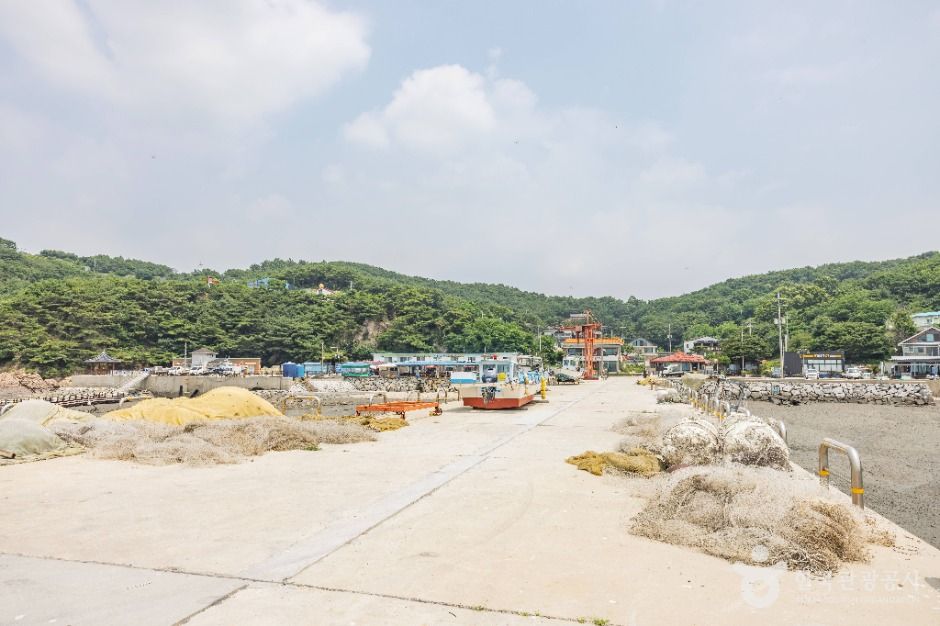 장구너머항 여행 추천 - 메고지고