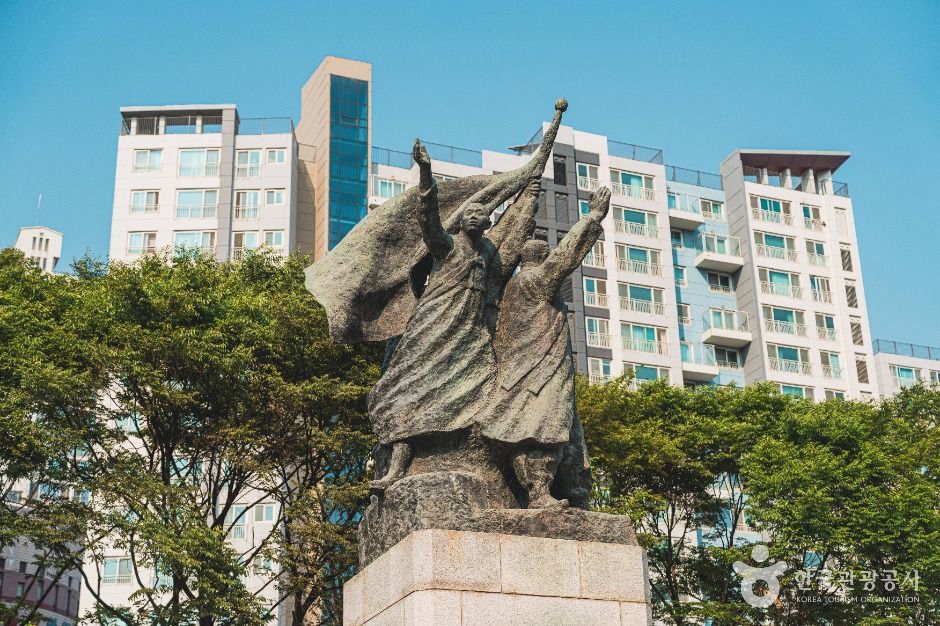 3.1독립선언기념탑 여행 추천 - 메고지고 3.1독립선언기념탑 여행 추천 - 메고지고