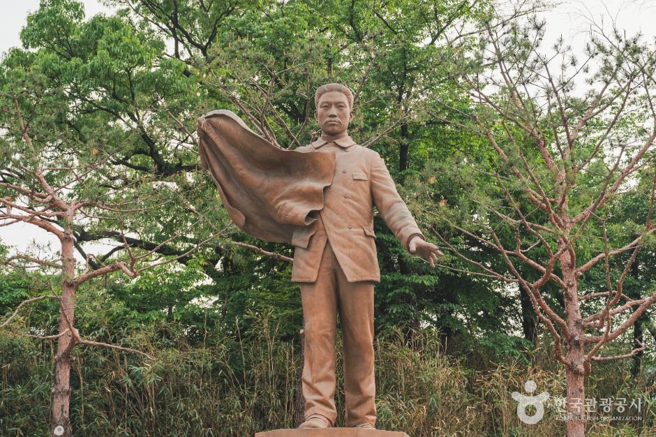 안중근의사 동상 여행 추천 - 메고지고 안중근의사 동상 여행 추천 - 메고지고