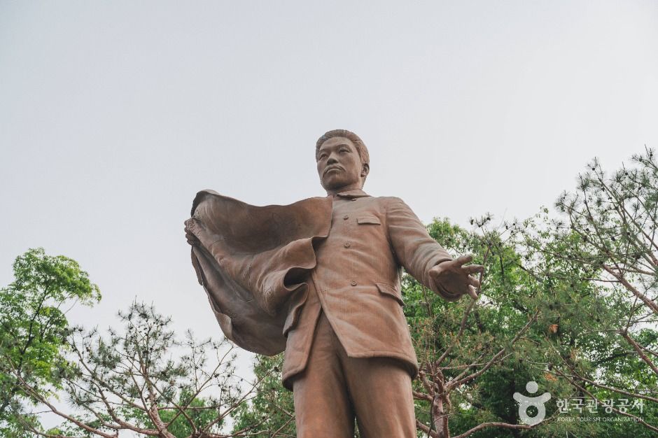 안중근의사 동상 여행 추천 - 메고지고 안중근의사 동상 여행 추천 - 메고지고