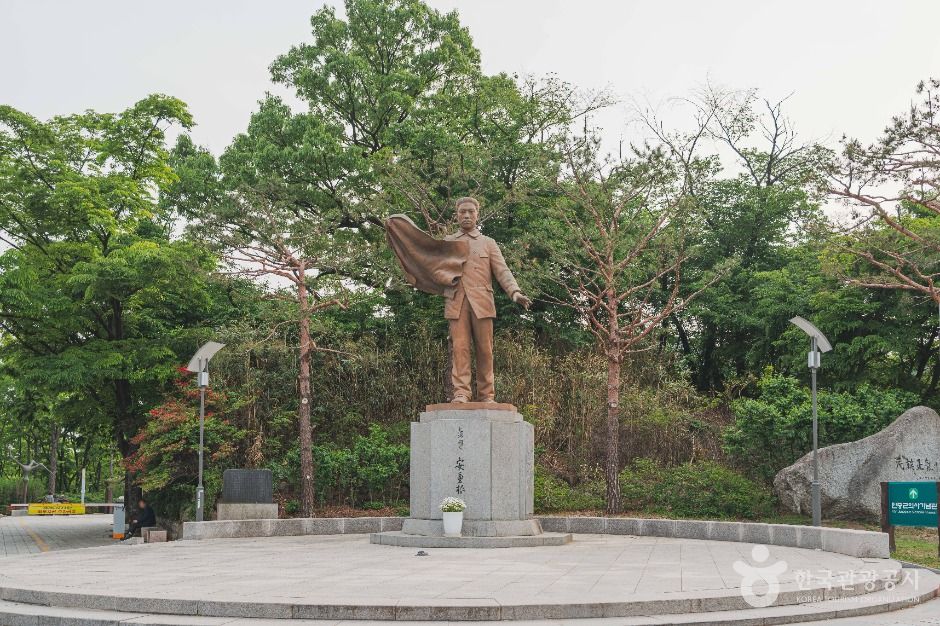 안중근의사 동상 여행 추천 - 메고지고 안중근의사 동상 여행 추천 - 메고지고