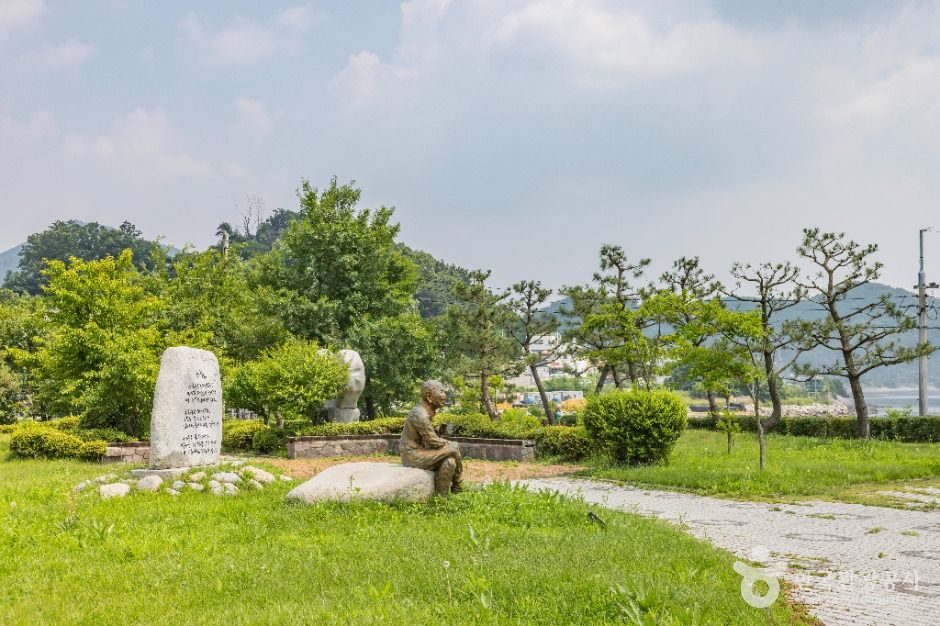 천상병 귀천(歸天) 공원 여행 추천 - 메고지고 천상병 귀천(歸天) 공원 여행 추천 - 메고지고