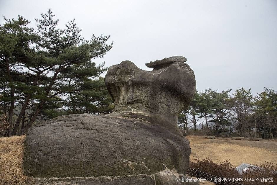 홍성 신경리 마애여래입상 여행 추천 - 메고지고 홍성 신경리 마애여래입상 여행 추천 - 메고지고