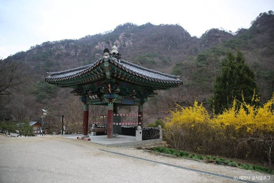 덕주사(제천) 여행 추천 - 메고지고 덕주사(제천) 여행 추천 - 메고지고