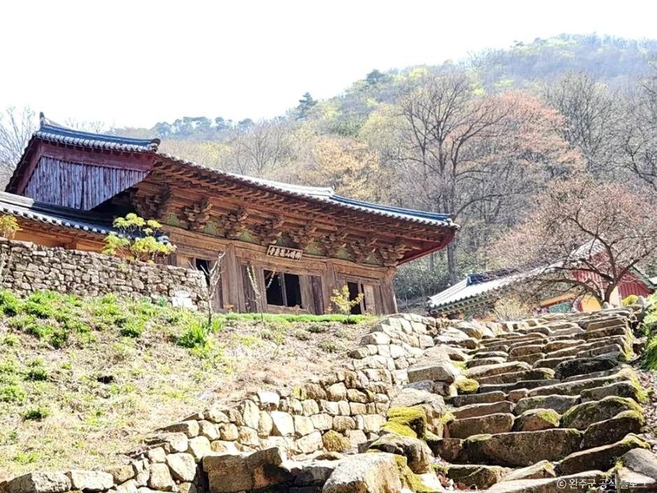 화암사(완주) 여행 추천 - 메고지고