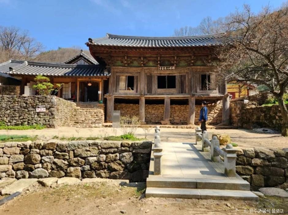화암사(완주) 여행 추천 - 메고지고